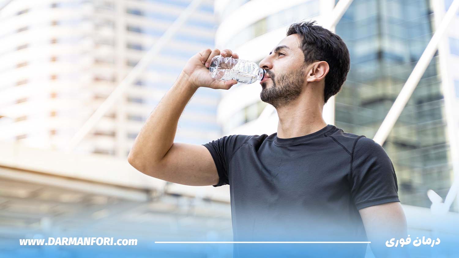 نوشیدن آب برای درمان یبوست و بهبود عملکرد رودهها